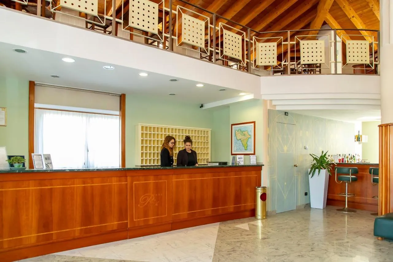 Hotel Riz B.B San Genesio ed Uniti