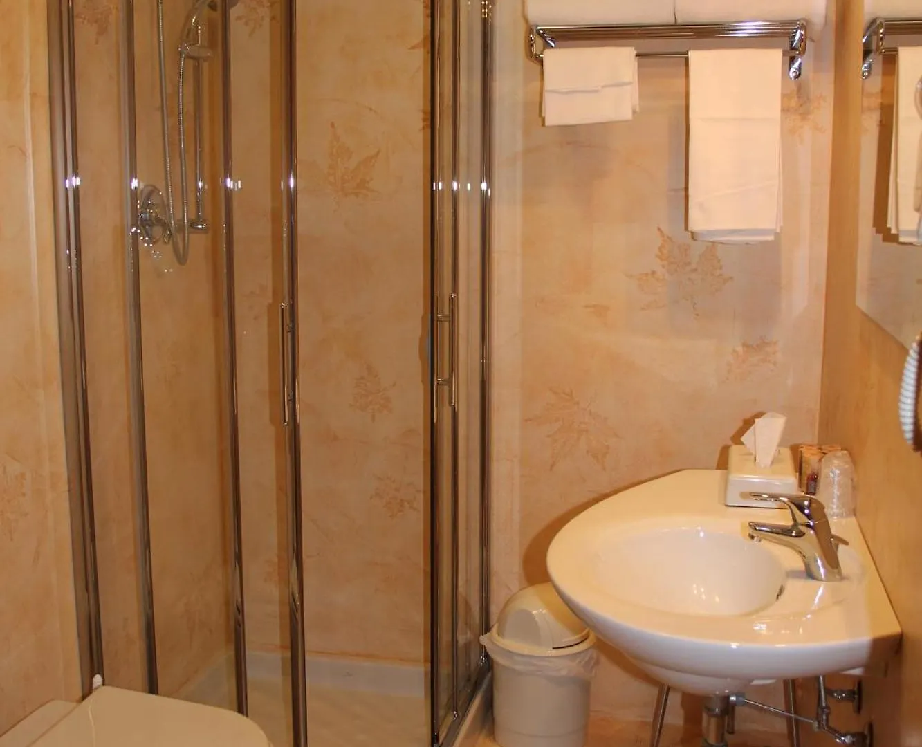 Hotel Riz B.B San Genesio ed Uniti